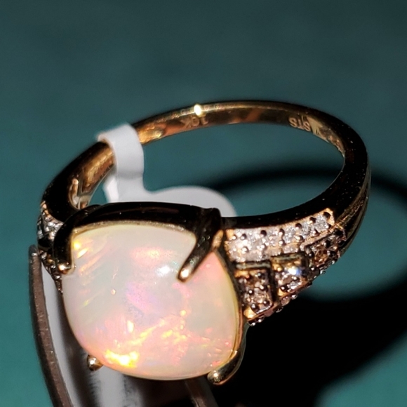 GORGEOUS 10KT GOLD ETHIOPIAN OPAL AND DIAMOND RING, NWT!! - Picture 6 of 8